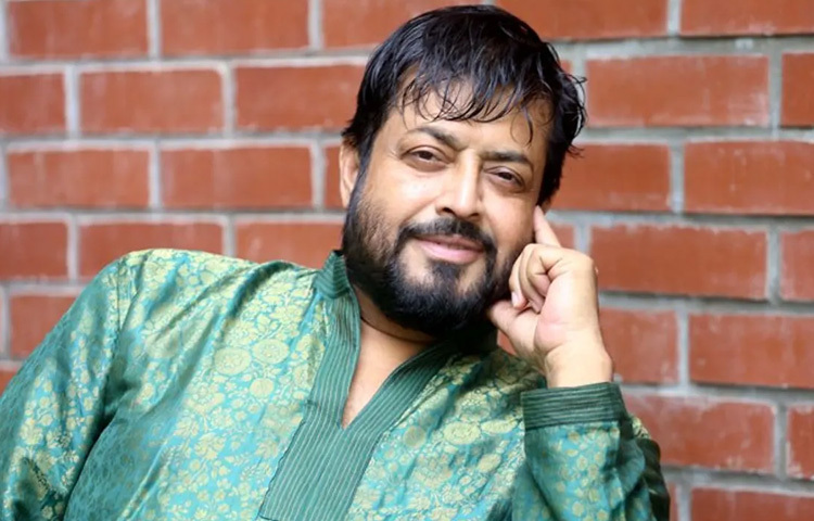 ২০০৩ সালে তিনি খলনায়কের ভূমিকায় অভিনয় শুরু করেন। সেই সিনেমার নাম ছিল ‘ওর দালাল’। সিনেমাটির নায়ক ছিলেন শাকিব খান।