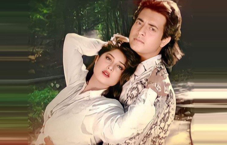 ১৯৯৪ সালে দিলীপ বিশ্বাসের দোলা চলচ্চিত্রে প্রথমবারের মতো মৌসুমির বিপরীতে অভিনয় করেন তিনি।