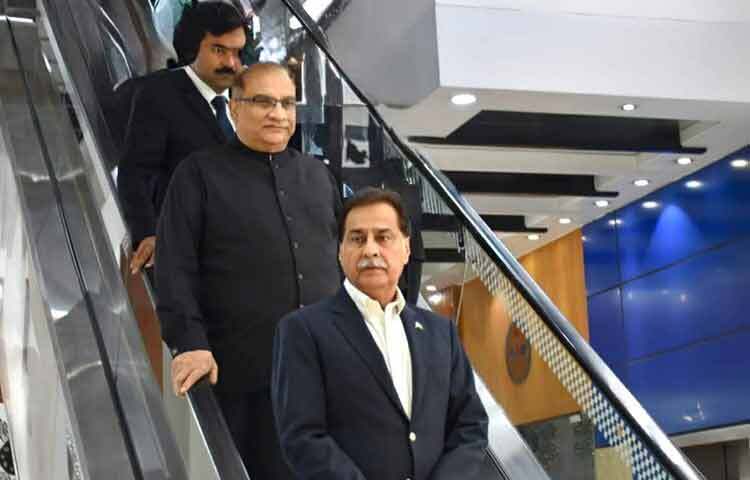 সাবেক প্রধানমন্ত্রী ও বিএনপি চেয়ারপারসন খালেদা জিয়ার জানাজায় অংশ নিতে ঢাকায় এসেছেন পাকিস্তানের জাতীয় পরিষদের স্পিকার সরদার আয়াজ সাদিক। ছবি: জেসমিন পাপড়ি