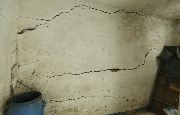 ভূমিকম্পের ক্ষতি এখনো সীমিত হলেও এই ঝাঁকুনি আবারও মনে করিয়ে দিল ঢাকা এখনো ভূমিকম্প ঝুঁকির বড় একটি শহর। মধুবাগ, মেরুল বাড্ডা ও বাড্ডা লিংকরোডের ফাটল ধরা ভবনগুলো জরুরি পরীক্ষা ও মেরামত না করা হলে ভবিষ্যতে বড় বিপদের আশঙ্কা উড়িয়ে দেওয়া যায় না।