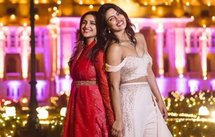 পরিণীতির কাজিন প্রিয়াঙ্কা চোপড়া তখনই বলিউডে নিজের অবস্থান তৈরি করছেন, কিন্তু পরিণীতি নিজে একেবারেই ভিন্ন পথে হাঁটতে চেয়েছিলেন।