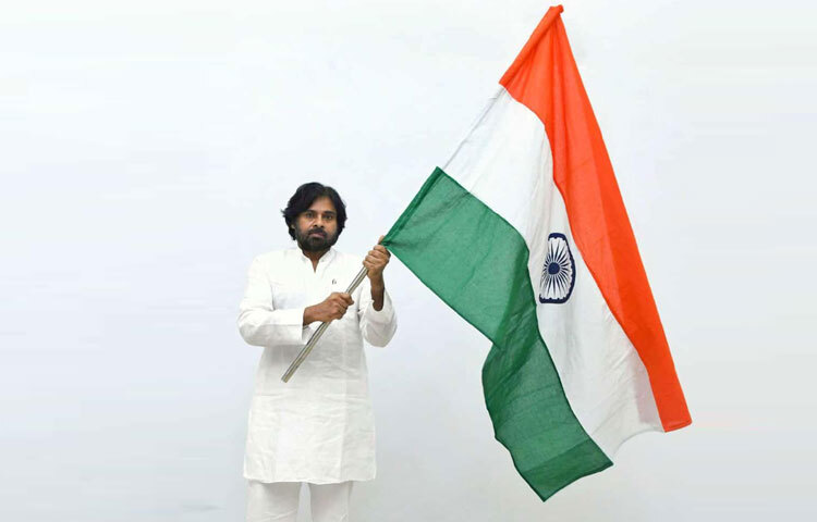 পবন কল্যাণের জীবনে সিনেমা ও রাজনীতি দুই-ই সমান গুরুত্বপূর্ণ জায়গা দখল করে আছে। তিনি যেমন রূপালি পর্দায় দর্শকদের মাতিয়েছেন, তেমনি রাজনীতির মঞ্চে মানুষের আস্থা অর্জন করেছেন। আজ তার জন্মদিন শুধু তারকা উদযাপন নয়, বরং একজন সত্যিকারের নেতার প্রতি সম্মান জানানোর দিনও বটে।