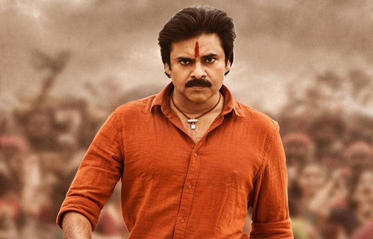 এরপর একে একে ‘থাম্মুডু’ (১৯৯৯), ‘বদ্রি’ (২০০০), ‘খুশি’ (২০০১) তাকে পরিণত করে নতুন প্রজন্মের আইডলে।