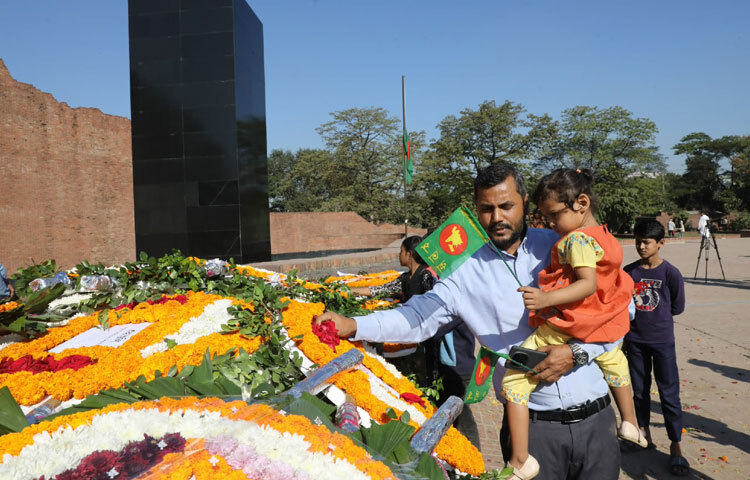 বাঙালি জাতির দীর্ঘ মুক্তিসংগ্রামে এই বুদ্ধিজীবীরা মেধা, মনন ও লেখার মাধ্যমে স্বাধীনতার সংগঠকদের প্রেরণা জুগিয়েছেন। দেখিয়েছেন মুক্তির পথ। গোটা জাতিকে উদ্দীপ্ত করেছেন অধিকার আদায়ের সংগ্রামে। স্বাধীন রাষ্ট্রের জন্ম যেন কিছুতেই সহ্য হচ্ছিল না স্বাধীনতাবিরোধী চক্রের।