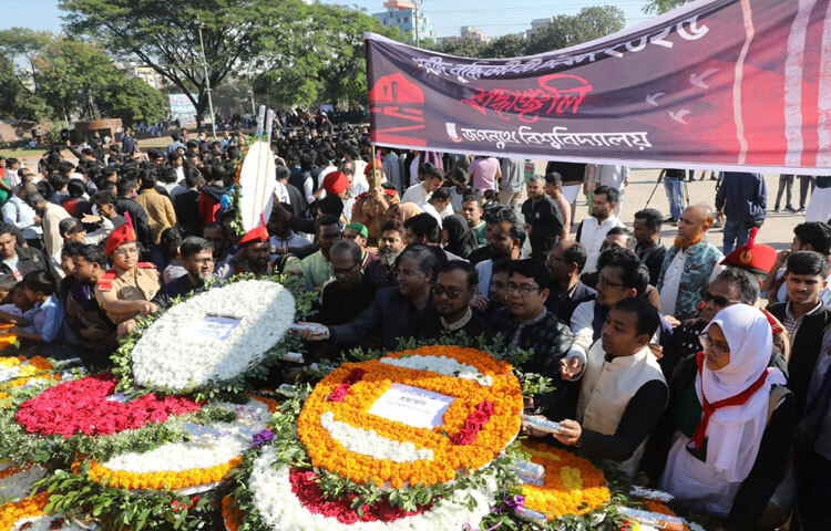 পরদিন সকালে ঢাকার মিরপুরের ডোবা-নালা ও রায়েরবাজার ইটখোলাতে বিক্ষিপ্তভাবে পড়ে থাকতে দেখা যায় অনেক নিথর দেহ। কারও শরীর বুলেটবিদ্ধ, কারও অমানুষিক নির্যাতনে ক্ষতবিক্ষত। হাত পেছনে বেঁধে বেয়নেট দিয়ে খুঁচিয়ে খুঁচিয়ে হত্যা করা হয়েছিল অনেককে।