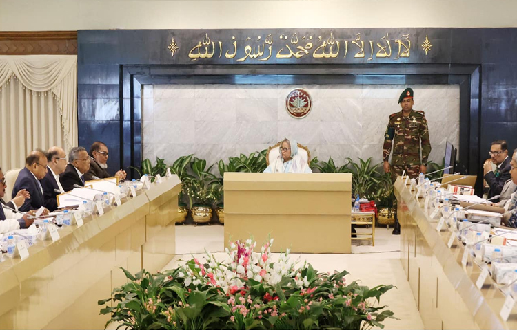 বঙ্গবন্ধুকন্যা প্রধানমন্ত্রী শেখ হাসিনার সভাপতিত্বে আজ সকালে প্রধানমন্ত্রীর কার্যালয়ে মন্ত্রিপরিষদ সভাকক্ষে মন্ত্রিপরিষদ বৈঠক অনুষ্ঠিত হয়েছে। ছবি: ইয়াসিন কবির জয়