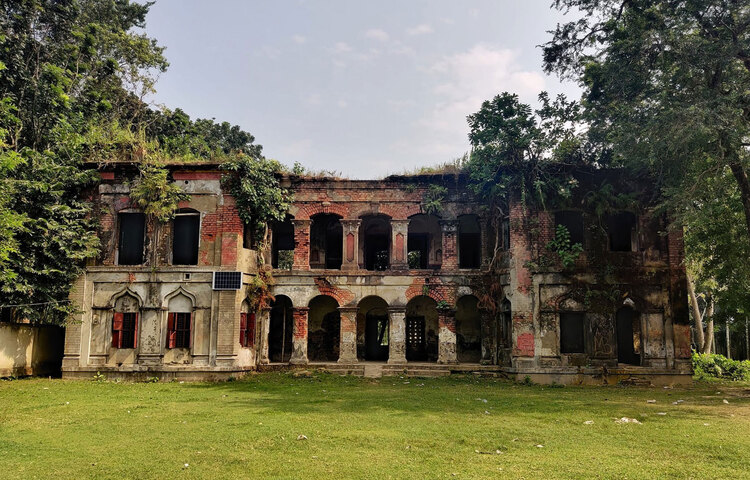 মাগুরা জেলার মুজদিয়া গ্রামে অবস্থিত কবি কাজী কাদের নেওয়াজের বাড়ি। ছবি: বোহেমিয়ান ফয়সাল
