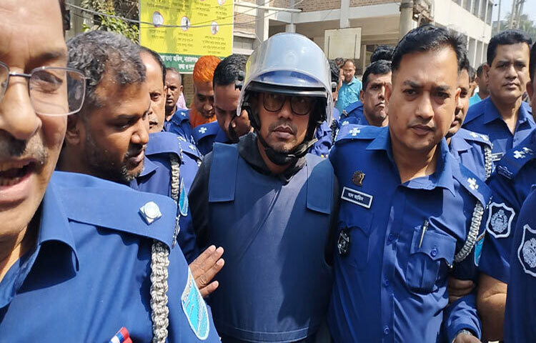 বৈষম্যবিরোধী ছাত্র আন্দোলনের সময় ইন্টারনেট বন্ধের সঙ্গে কোনো সম্পৃক্ততা ছিল না বলে আদালতকে জানিয়েছেন সাবেক ডাক টেলিযোগাযোগ ও তথ্যপ্রযুক্তি প্রতিমন্ত্রী জুনাইদ আহমেদ পলক। ছবি: মোবাশ্বির শ্রাবণ