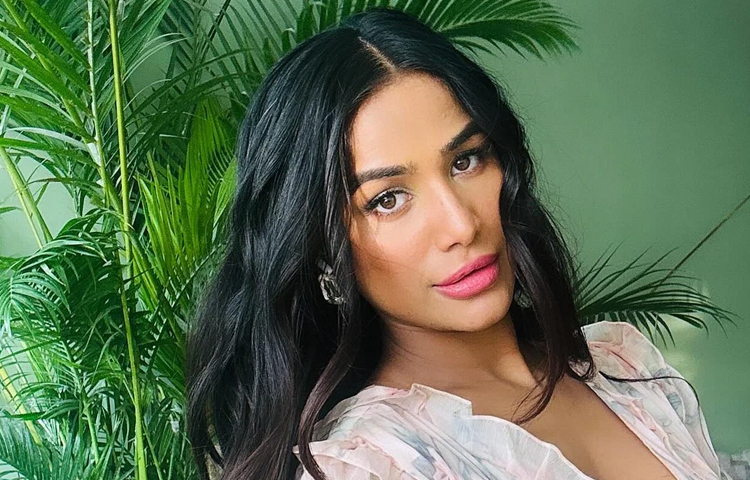 মারা গেছেন বলিউডের বিতর্কিত অভিনেত্রী পুনম পাণ্ডে । অভিনেত্রীর অফিসিয়াল ইনস্টাগ্রামে একটি পোস্ট করে জানানো হয়েছে তিনি সার্ভিকাল ক্যানসারে মৃত্যুবরণ করছেন। ছবি: সংগৃহীত