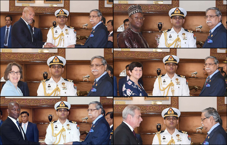 আজ বঙ্গভবনে রাষ্ট্রপতি মো. সাহাবুদ্দিনের কাছে বাংলাদেশে নবনিযুক্ত সাত দেশের অনাবাসিক রাষ্ট্রদূত ও হাইকমিশনাররা নিজ নিজ পরিচয়পত্র পেশ করেন। ছবি: পিআইডি