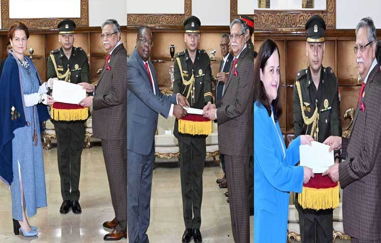 আজ বঙ্গভবনে রাষ্ট্রপতি মো.সাহাবুদ্দিনের কাছে বাংলাদেশে নবনিযুক্ত তিন দেশের রাষ্ট্রদূতরা পৃথক পরিচয়পত্র পেশ করেন। ছবি: পিআইডি