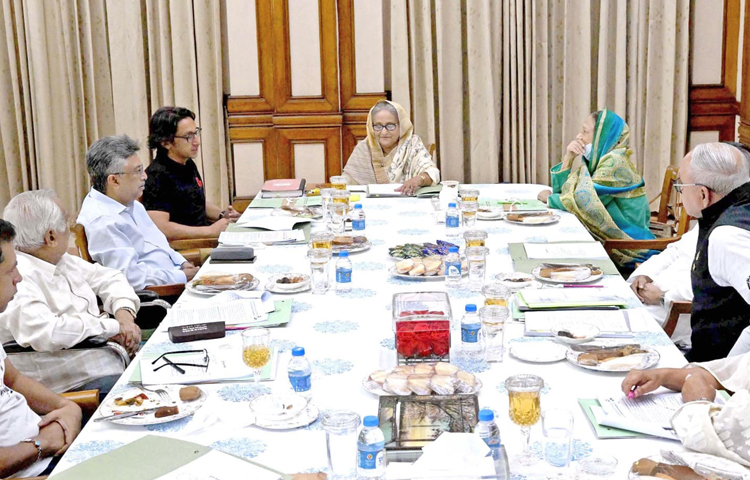 প্রধানমন্ত্রী শেখ হাসিনার সভাপতিত্বে আজ সকালে গণভবনে জাতির পিতা বঙ্গবন্ধু শেখ মুজিবুর রহমান মেমোরিয়াল ট্রাস্টের নিয়মিত সাধারণ সভা অনুষ্ঠিত হয়েছে। ছবি: ইয়াসিন কবির জয়