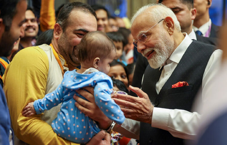 প্রধানমন্ত্রী হওয়ার পর নরেন্দ্র মোদী প্রশাসনে কিছু যুগান্তকারী সিদ্ধান্ত নেন। ‘ডিজিটাল ইন্ডিয়া’, ‘মেক ইন ইন্ডিয়া’, ‘স্বচ্ছ ভারত অভিযান’সহ নানা উদ্যোগ দেশজুড়ে আলোচিত হয়। একইসঙ্গে ২০১৬ সালে নোটবন্দি, জম্মু-কাশ্মীরের ৩৭০ অনুচ্ছেদ বাতিল, এবং সিটিজেনশিপ অ্যামেন্ডমেন্ট অ্যাক্টের মতো সিদ্ধান্তগুলোও তাকে ঘিরে তীব্র বিতর্ক সৃষ্টি করে।