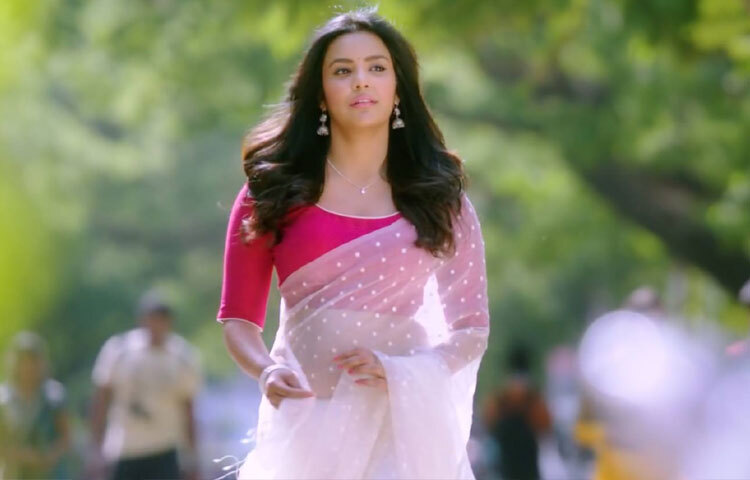 প্রিয়া আনন্দ তার চলচ্চিত্র জীবন শুরু করেন নির্ভীক ও বিভিন্ন চরিত্রের মাধ্যমে। তার অভিনয়ের বিশেষত্ব হলো-প্রতিটি চরিত্রের আবেগ ও অনুভূতিকে তিনি অত্যন্ত প্রাকৃতিকভাবে ফুটিয়ে তুলেন।