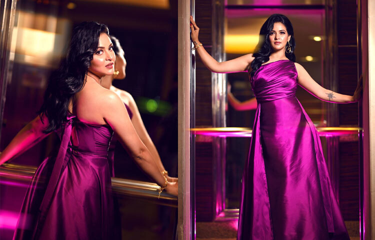 ওয়ান শোল্ডার ফুশিয়া স্যাটিন গাউনে লাস্যময়ী নায়িকা।