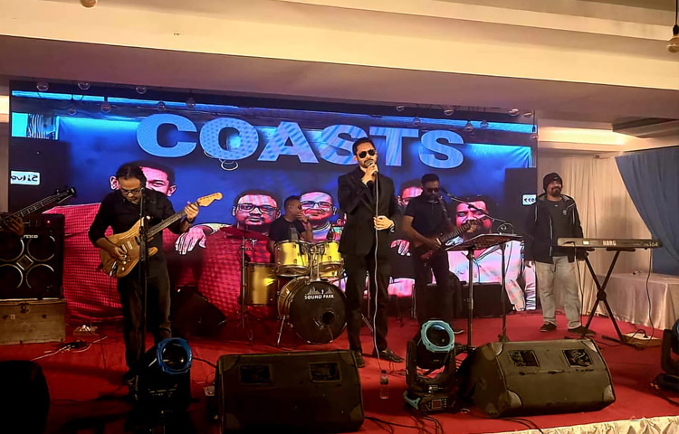 এ পর্যন্ত নিজ উদ্যোগে বেশ কিছু গান করেছেন তিনি। শুধু তাই নয়, বিভিন্ন ধারা ও প্রজন্মের গান দিয়ে শ্রোতাদের চমকে দিয়েছেন।