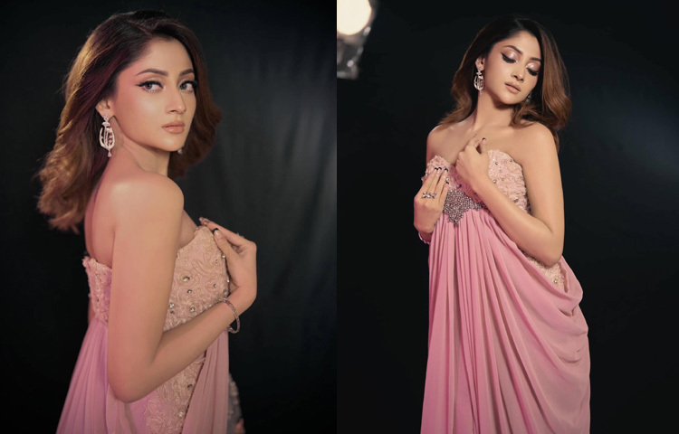 প্রায়ই তিনি নিজের স্টাইল স্টেটমেন্ট তুলে ধরছেন নানা রকম পোশাকে, যা তরুণ প্রজন্মের কাছে হয়ে উঠেছে ফ্যাশন অনুপ্রেরণা। বিশেষ করে পশ্চিমা পোশাকে পূজার লুক যেন চোখ ধাঁধিয়ে দেওয়ার মতো।