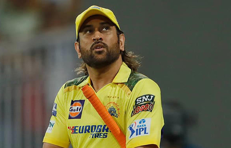 ব্যাটিংয়ের পাশাপাশি উইকেটের পেছনেও ছিলেন অতুলনীয়। স্ট্যাম্পিংয়ের গতি, রিফ্লেক্স এবং অ্যান্টিসিপেশন-সব কিছু মিলিয়ে তিনি বিশ্বের অন্যতম সেরা কিপার হিসেবে স্বীকৃত।