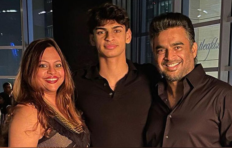 ব্যক্তিজীবনে মাধবন স্ত্রী ও এক ছেলের গর্বিত পরিবারপ্রেমী মানুষ। তার স্ত্রীর নাম সরিতা, যিনি একজন কস্টিউম ডিজাইনার। ছেলে বেদান্ত আন্তর্জাতিক পর্যায়ের একজন সাঁতারু।