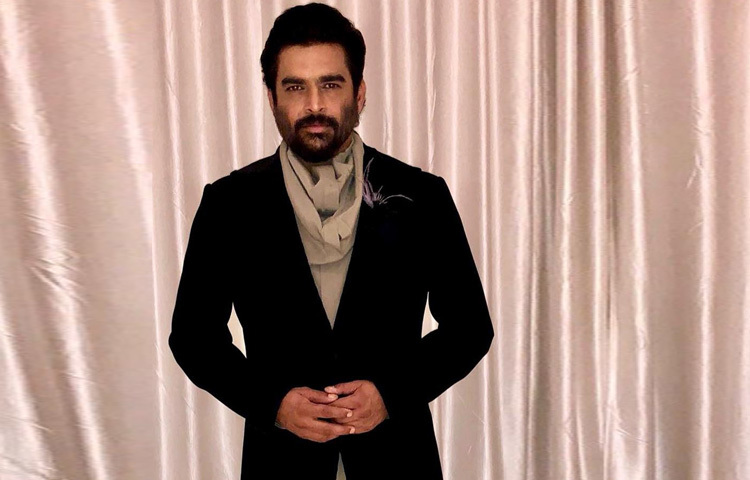 ২০০১ সালে মুক্তিপ্রাপ্ত ‘রেহনা হ্যায় তেরে দিল মে’ সিনেমায় মাধবনের অভিনয় আজও রোমান্টিক সিনেমার ইতিহাসে বিশেষ জায়গা দখল করে আছে। ‘মাধব’ চরিত্রটি হয়ে ওঠে প্রেমিক পুরুষের আদর্শ প্রতীক।