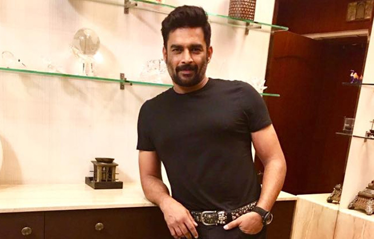 মাধবনের ক্যারিয়ার কখনো একঘেয়ে হয়নি। ‘রং দে বসন্তি’, ‘গুরু’, ‘তানু ওয়েডস মানু’, ‘থ্রি ইডিয়টস’, কিংবা ‘রকেট্রি: দ্য নাম্বি ইফেক্ট’-প্রতিটি চরিত্রেই ছিল অভিনয়ের পরিপক্বতা ও গভীরতা। তিনি কখনো কৌতুক করেই মন জয় করেছেন, আবার কখনো বাস্তব চরিত্র হয়ে দর্শকদের চিন্তায় ডুবিয়েছেন।