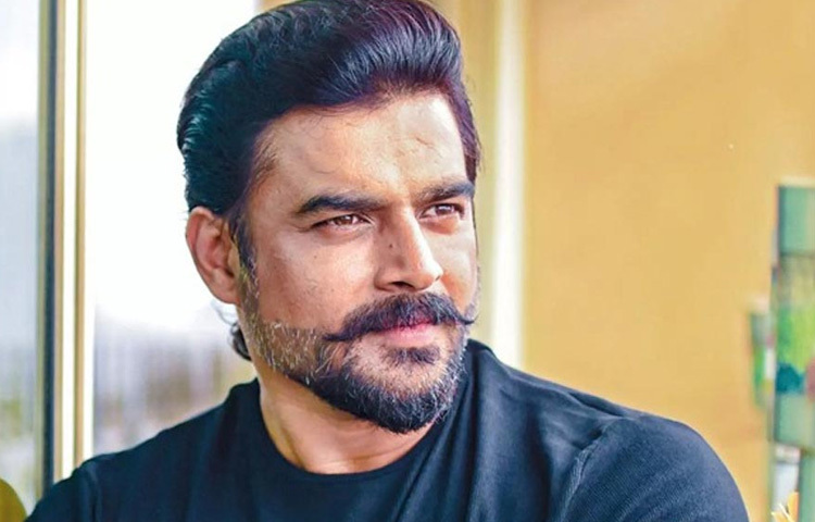 প্রথম দিকে দক্ষিণ ভারতের টিভি সিরিয়াল দিয়ে শুরু হয় মাধবনের ক্যারিয়ার। এরপর ২০০০ সালে মণি রত্নম পরিচালিত ‘আলয়পায়ুধে’ সিনেমায় অভিনয় করে রাতারাতি জনপ্রিয়তা পান। ধীরে ধীরে বলিউডেও পা রাখেন তিনি।