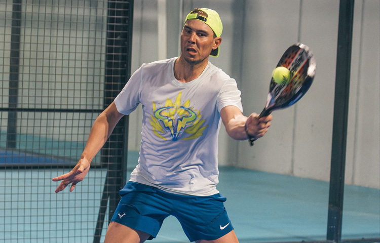 রাফার ক্রীড়াপ্রেমী পরিবারে বড় হওয়াটা যেন তার ভবিষ্যতের এক ইঙ্গিত ছিল। তার কাকা মিগেল আঙ্গেল নাদাল ছিলেন বার্সেলোনার পেশাদার ফুটবলার, যিনি স্পেন জাতীয় দলের হয়েও খেলেছেন।