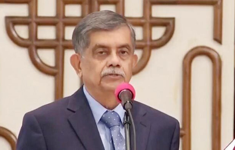 শিক্ষাখাতে সংকট কাটিয়ে উঠতে সুশাসন প্রতিষ্ঠা ও সংস্কারের দিকে অন্তর্বর্তী সরকার মনোযোগী হবে বলে জানিয়েছেন নতুন শিক্ষা উপদেষ্টা চৌধুরী রফিকুল (সি আর) আবরার। ছবি: সংগৃহীত