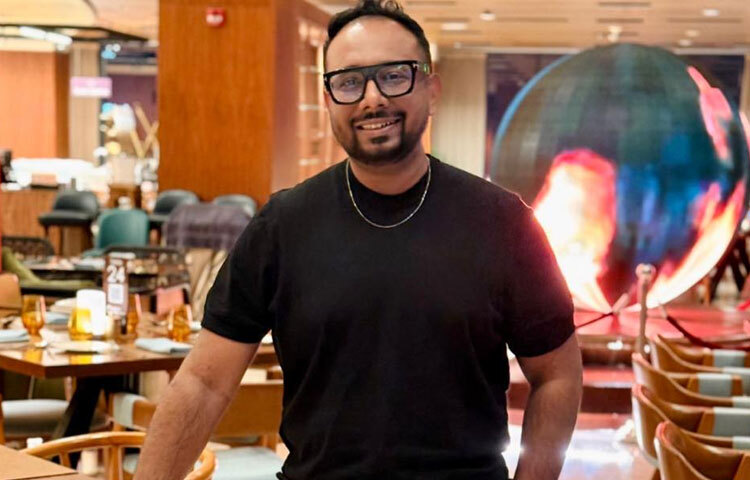 ‘পরাণ’, সুড়ঙ্গের মতো ব্যবসা সফল সিনেমাও পরিচালনা করেছেন তরুণ এই নির্মাতা।