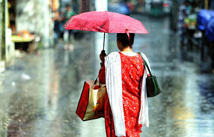 প্রকৃতির এই খেয়ালির দৃশ্য আমাদের মনে করিয়ে দেয় প্রযুক্তির যুগে দাঁড়িয়েও আমরা আসলে প্রকৃতির সন্তান। তার প্রতিটি রঙ, প্রতিটি খেলা এখনো আমাদের কল্পনা ও আবেগকে ছুঁয়ে যায়।