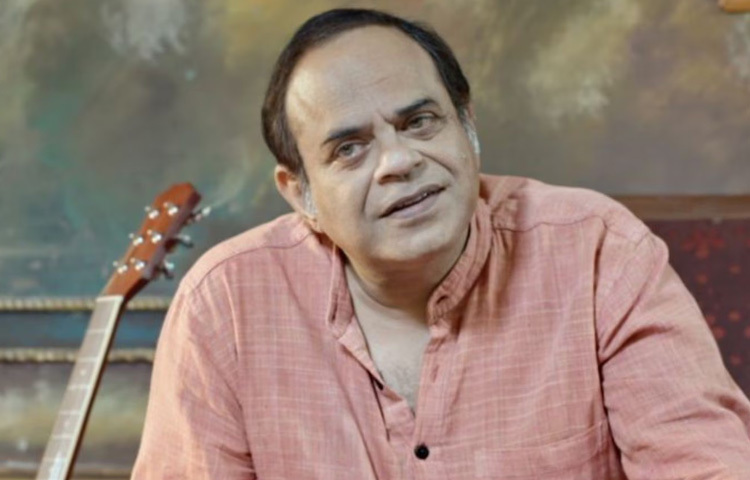 যেখানে পর্দায় তিনি কড়া ও প্রভাবশালী, বাস্তবে তিনি একেবারেই সহজ-সরল মানুষ। হাসি-মজায় ভরা তার আড্ডা, বন্ধুবৎসল স্বভাব, আর সরল জীবনযাপন অনেকের কাছেই অনুপ্রেরণা। সহকর্মীদের প্রতি তার সহযোগিতা ও শ্রদ্ধা তাকে ইন্ডাস্ট্রিতে প্রিয়মুখ বানিয়েছে।