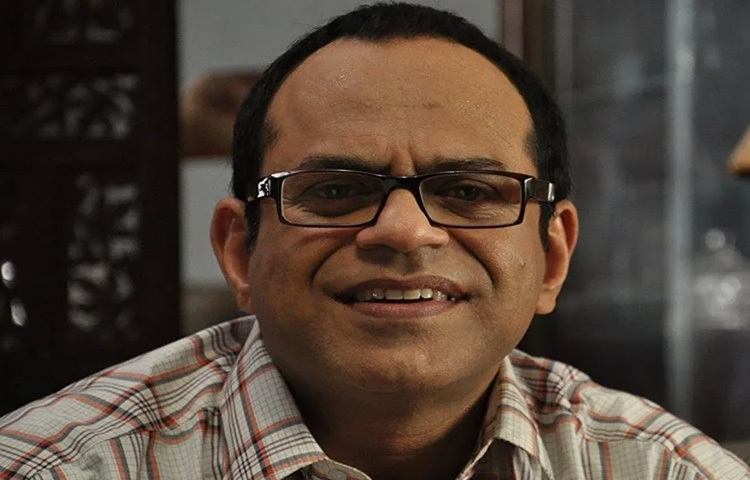 স্কুল-কলেজ জীবনে নাট্যচর্চা তার জীবনের অবিচ্ছেদ্য অংশ হয়ে ওঠে। ছোট পরিসরে শুরু হলেও ধীরে ধীরে তিনি বড় পর্দা ও ছোট পর্দা উভয় ক্ষেত্রেই নিজের অবস্থান তৈরি করতে সক্ষম হন।