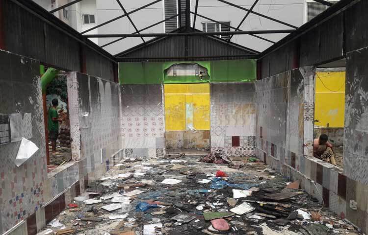 শেখ হাসিনার পদত্যাগের খবরে রাজশাহীতে পাঁচ পত্রিকা অফিসে হামলার ঘটনা ঘটেছে। ছবি: সাখাওয়াত হোসেন