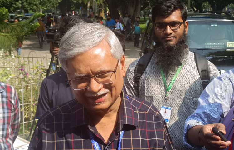 রাকসু নির্বাচনে শিক্ষার্থীদের অংশগ্রহণের হার অত্যন্ত উৎসাহজনক। আগের অন্যান্য বিশ্ববিদ্যালয়ের নির্বাচন অনুযায়ী এখানে ৭০ শতাংশের বেশি ভোট কাস্ট হওয়ার আশা করা যায়। ভোটের সুষ্ঠু ও স্বচ্ছ পরিবেশ নিশ্চিত করতে প্রশাসন সব ধরনের প্রস্তুতি নিয়েছে বলে জানিয়েছেন রাজশাহী বিশ্ববিদ্যালয়ের উপাচার্য অধ্যাপক সালেহ হাসান নকীব।