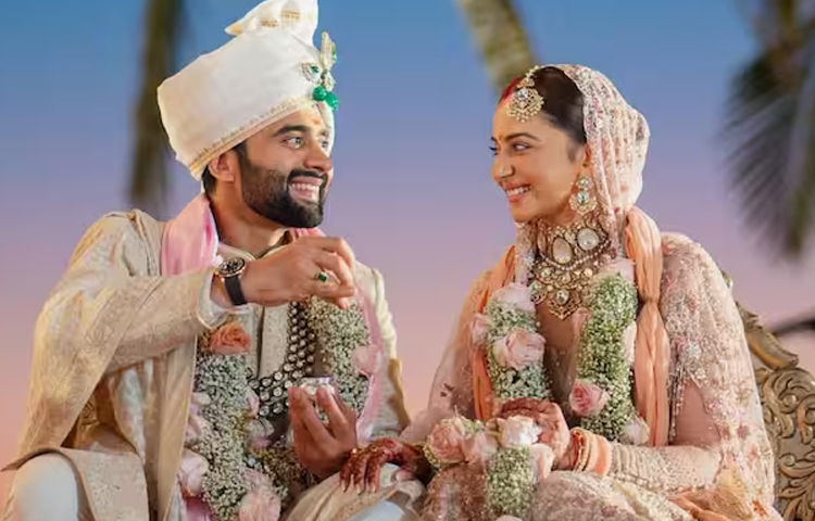 ২১ ফেব্রুয়ারি সাত পাকে বাঁধা পড়েছেন রাকুল প্রীত সিং এবং জ্যাকি ভগনানি। ছবি: ইনস্টাগ্রাম