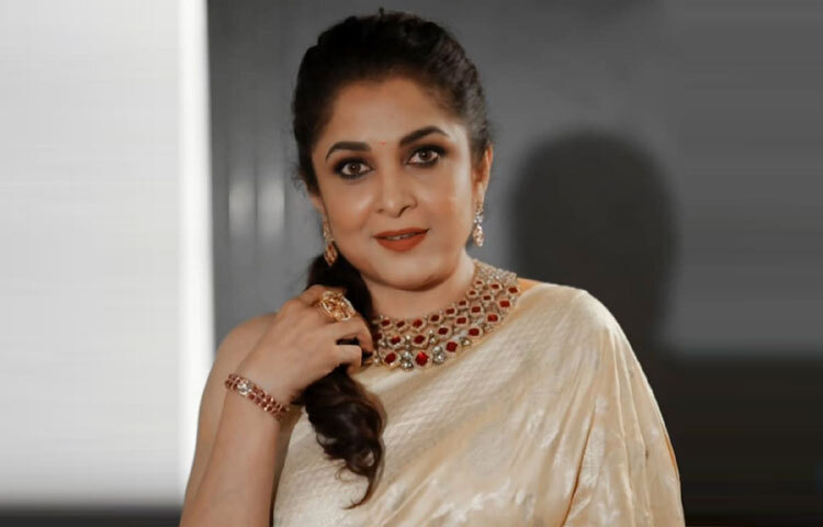 চার দশকের বেশি সময়ের ক্যারিয়ারে তিনি দর্শকদের উপহার দিয়েছেন অগণিত স্মরণীয় চরিত্র, যেগুলো আজও দক্ষিণ এশিয়ার চলচ্চিত্রপ্রেমীদের কাছে অমলিন।