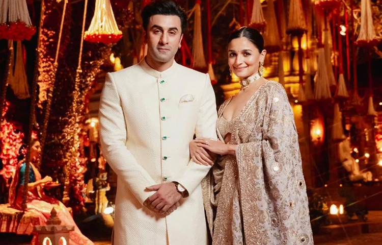 রণবীর-আলিয়ার সাজেও ছিল আভিজাত্যের ছোঁয়া। ছবি: সংগৃহীত