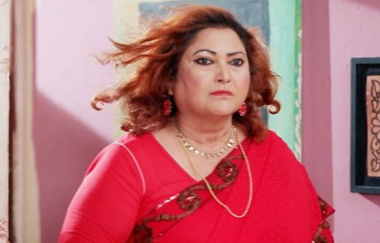 রিনা খানকে শুধু ‘খলনায়িকা’ বললে তার শিল্পীসত্তাকে ছোট করে দেখা হবে। কারণ তিনি খলচরিত্রের ভেতরেও বৈচিত্র্য এনেছিলেন। কখনো ছিলেন নির্দয় গ্রাম্য মহাজন, কখনো বা প্রতারণার ফাঁদে ফেলা শহুরে রমণী। আবার কখনো শাশুড়ি হয়ে নায়িকার জীবন দুর্বিষহ করতেন। প্রতিটি চরিত্রে তিনি নিজেকে এমনভাবে মিশিয়ে দিতেন যে দর্শকরা তাকে বাস্তব মনে করত।