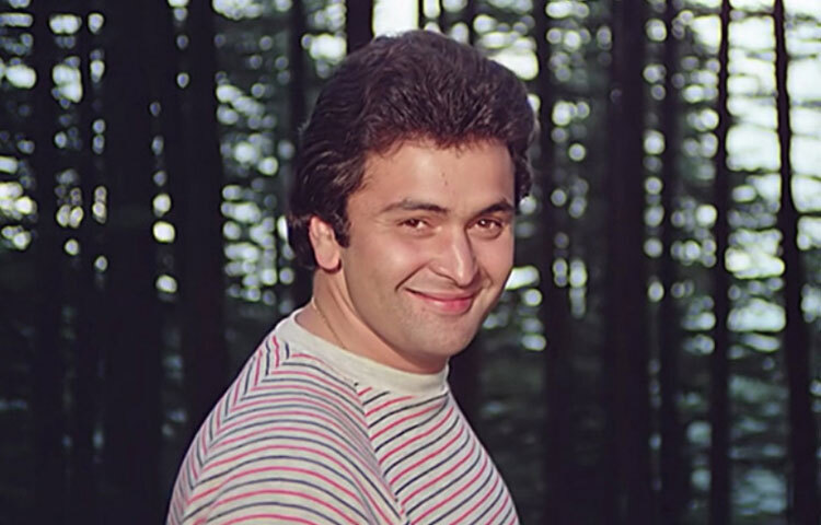 তার রঙিন সোয়েটার, ইউরোপের পাহাড়ি প্রেক্ষাপট আর মিষ্টি গান আজও দর্শকের মনে রয়ে গেছে।