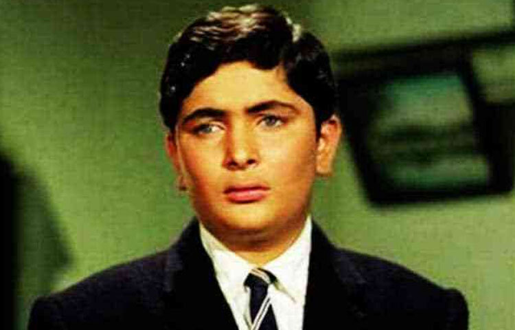 দেওয়ানা, দামিনী, দিলওয়ালে, কিংবা পরে অগলি, দেও দে পেয়ার দে, মুল্ক, কাপুর অ্যান্ড সন্স-সবখানেই তিনি নতুন প্রজন্মকে চমকে দিয়েছেন অভিনয়ের শক্তি দিয়ে।