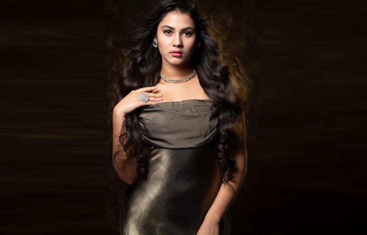 বর্তমানে তিনি সিনেমার পর্দায় একটু কম দেখা দেন, কিন্তু তাতে জনপ্রিয়তায় ছেদ পড়েনি। বরং সোশ্যাল মিডিয়াতেই যেন তিনি খুঁজে নিয়েছেন নতুন এক মঞ্চ, যেখানে তিনি নিজের মতো করে আত্মপ্রকাশ করতে পারেন।