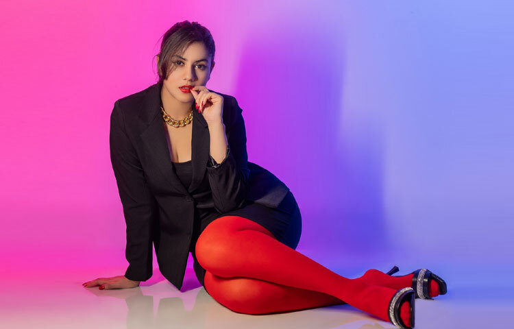 সময়ের সঙ্গে সঙ্গে তিনি নিজেকে কেবল একজন অভিনেত্রী হিসেবেই নয়, বরং একজন স্টাইল আইকন হিসেবেও প্রতিষ্ঠিত করেছেন।