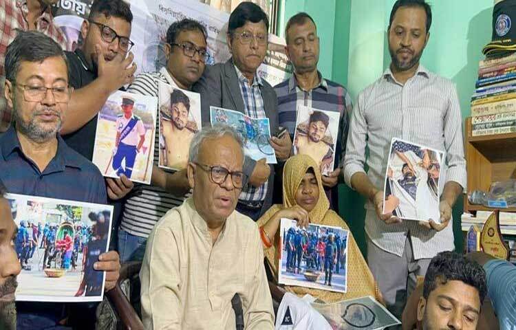 জাতির ভবিষ্যৎ ধ্বংস করে শেখ হাসিনা পালিয়ে গেছেন বলে মন্তব্য করেছেন বিএনপির জ্যেষ্ঠ যুগ্ম মহাসচিব রুহুল কবির রিজভী। ছবি: খালিদ হোসাইন