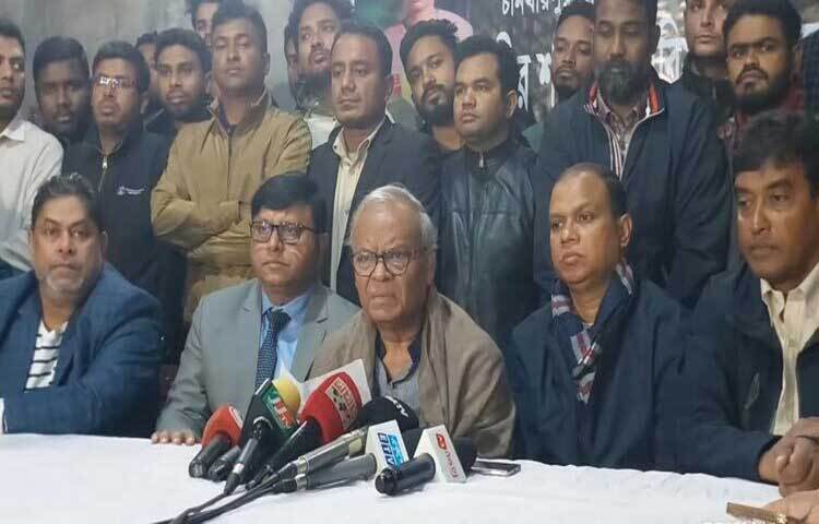 ভারতে শেখ হাসিনার ভিসার মেয়াদ বাড়ানো বাংলাদেশের মানুষ ইতিবাচকভাবে নেয়নি বলে মন্তব্য করেছেন বিএনপির সিনিয়র যুগ্ম মহাসচিব রুহুল কবির রিজভী। ছবি: খালিদ হোসেন