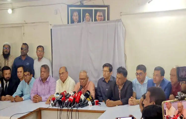 বিএনপি চেয়ারপারসন বেগম খালেদা জিয়া অসুস্থ। তিনি এখন রাজধানীর এভারকেয়ার হাসপাতালে চিকিৎসধীন। খালেদা জিয়া অসুস্থ থাকায় পূর্ব ঘোষিত ‘বিজয়ের মাসে বিজয় মশাল রোড শো’ কর্মসূচিকে স্থগিত করেছে দলটি। ছবি: সংগৃহীত