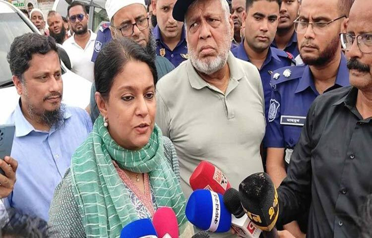 পর্যটকবান্ধব পরিবেশ সৃষ্টির লক্ষ্যে সিলেটের কোনো পাথর কোয়ারি আর লিজ দেওয়া হবে না বলে জানিয়েছেন পরিবেশ, বন ও জলবায়ু পরিবর্তন বিষয়ক উপদেষ্টা সৈয়দা রিজওয়ানা হাসান। ছবি: আহমেদ জামিল