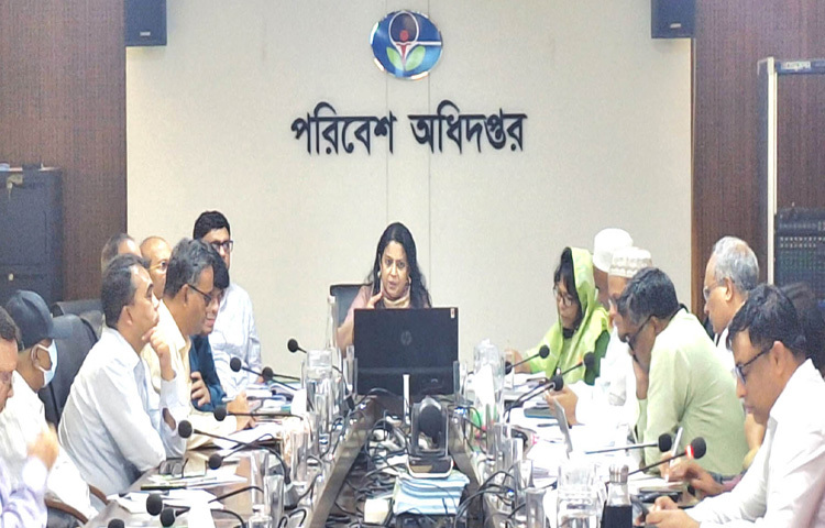 ঢাকায় আগারগাঁওয়ে পরিবেশ অধিদপ্তরে মন্ত্রণালয় এবং এর অধীন দপ্তরসমূহের বাজেট বাস্তবায়ন বিষয়ে আয়োজিত সভায় সভাপতির বক্তৃতা করেন পরিবেশ, বন ও জলবায়ু পরিবর্তন এবং পানি সম্পদ উপদেষ্টা সৈয়দা রিজওয়ানা। ছবি: পিআইডি