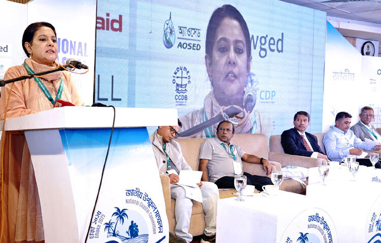 রাজধানীর বিজয় সরণিতে বাংলাদেশ সামরিক জাদুঘরের সম্মেলনকক্ষে ‘জাতীয় উপকূল সম্মেলন-২০২৫’ উপলক্ষে আয়োজিত অনুষ্ঠানে প্রধান অতিথির বক্তৃতা করেন পরিবেশ, বন ও জলবায়ু পরিবর্তন এবং পানি সম্পদ উপদেষ্টা সৈয়দা রিজওয়ানা হাসান। ছবি: পিআইডি