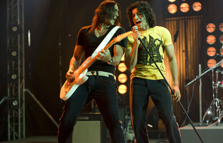 বিশেষ করে রক অন!! ছবিতে তার অভিনয় তাকে এনে দেয় জাতীয় চলচ্চিত্র পুরস্কার। এতে প্রমাণ হয় হৃদয়ের গভীরতা আর অভিনয়শৈলী দিয়ে তিনি নিজের অবস্থান পাকাপোক্ত করেছেন।