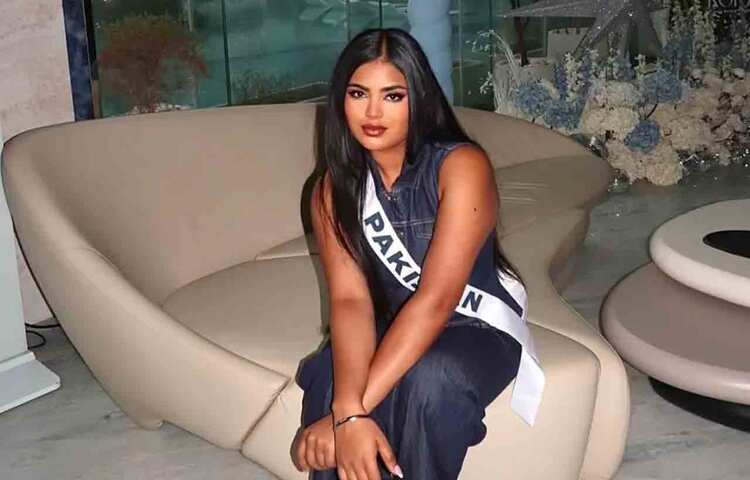 পাকিস্তান: পাঞ্জাবি খ্রিস্টান পরিবারে জন্ম নেওয়া রোমা রিয়াজ বড় হয়েছেন বিলাতের মুক্ত পরিবেশে। আত্মবিশ্বাস আর শান্ত সৌন্দর্য মিলে যেন একটি ভারসাম্য তৈরি হয় তার ভঙ্গিতে।